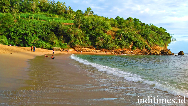 Pantai Pangi: Keindahan Tersembunyi di Blitar